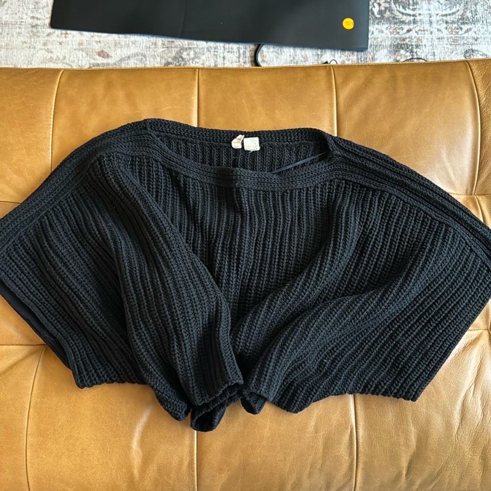 Black cropped swing sweater